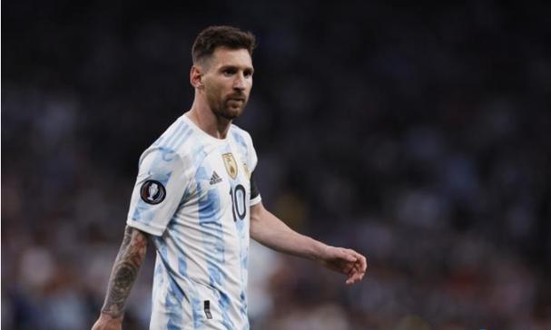 约基奇开季前三场连续三双 继大O&威少后NBA历史第三人